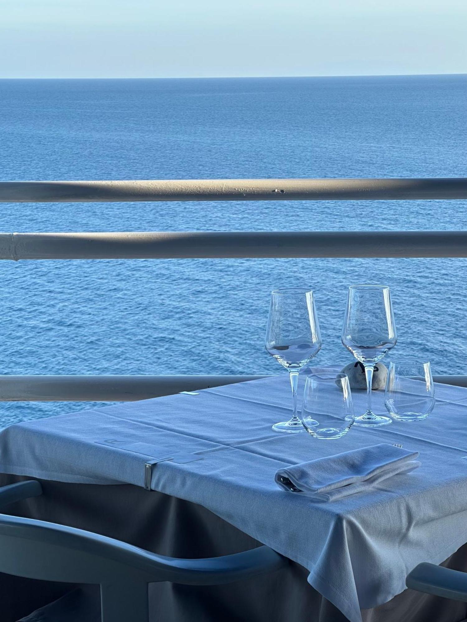 Il Romito Hotell Quercianella Exteriör bild