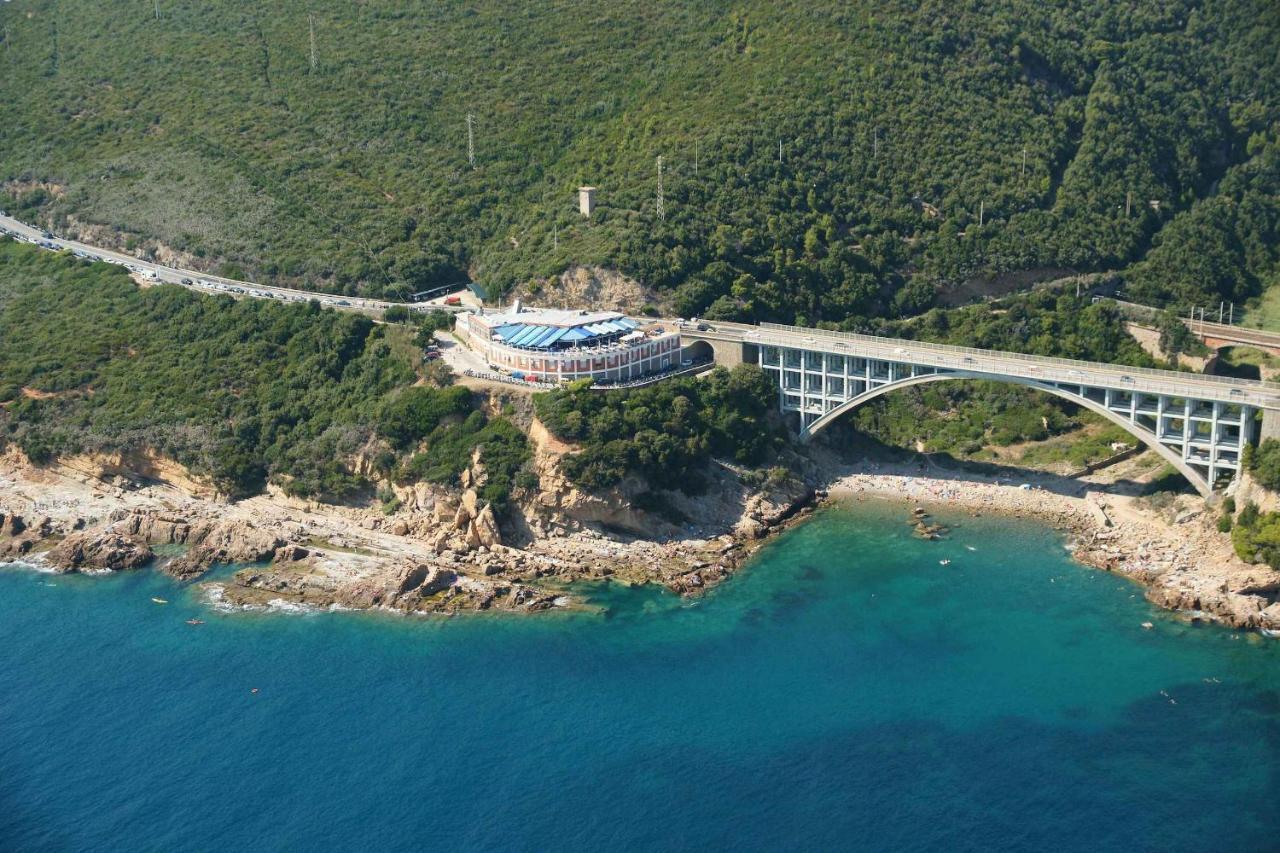Il Romito Hotell Quercianella Exteriör bild